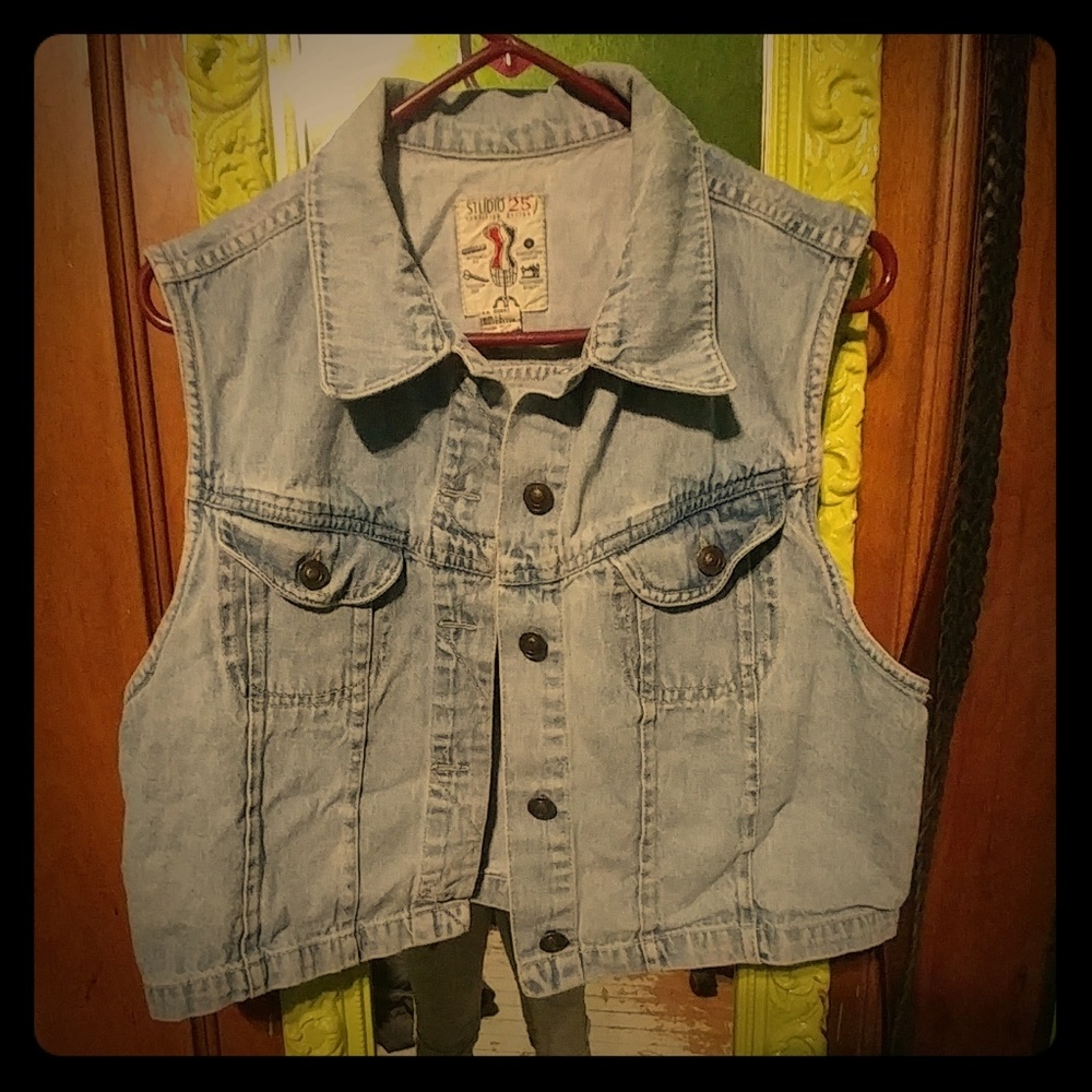 VINTAGE Studio 25 denim vest!